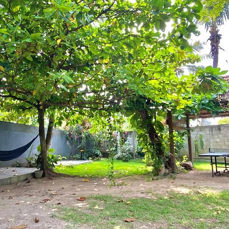 Hotel Lotus Surf House Midigama East Exterior foto