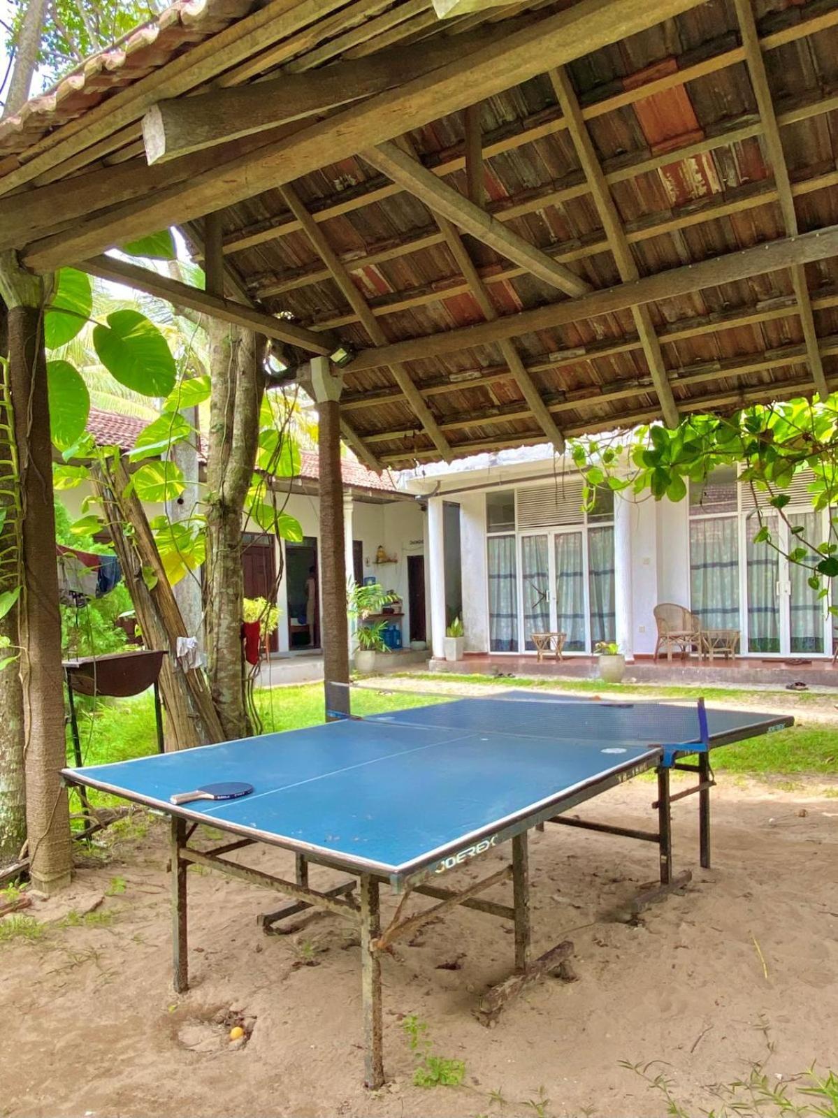 Hotel Lotus Surf House Midigama East Exterior foto