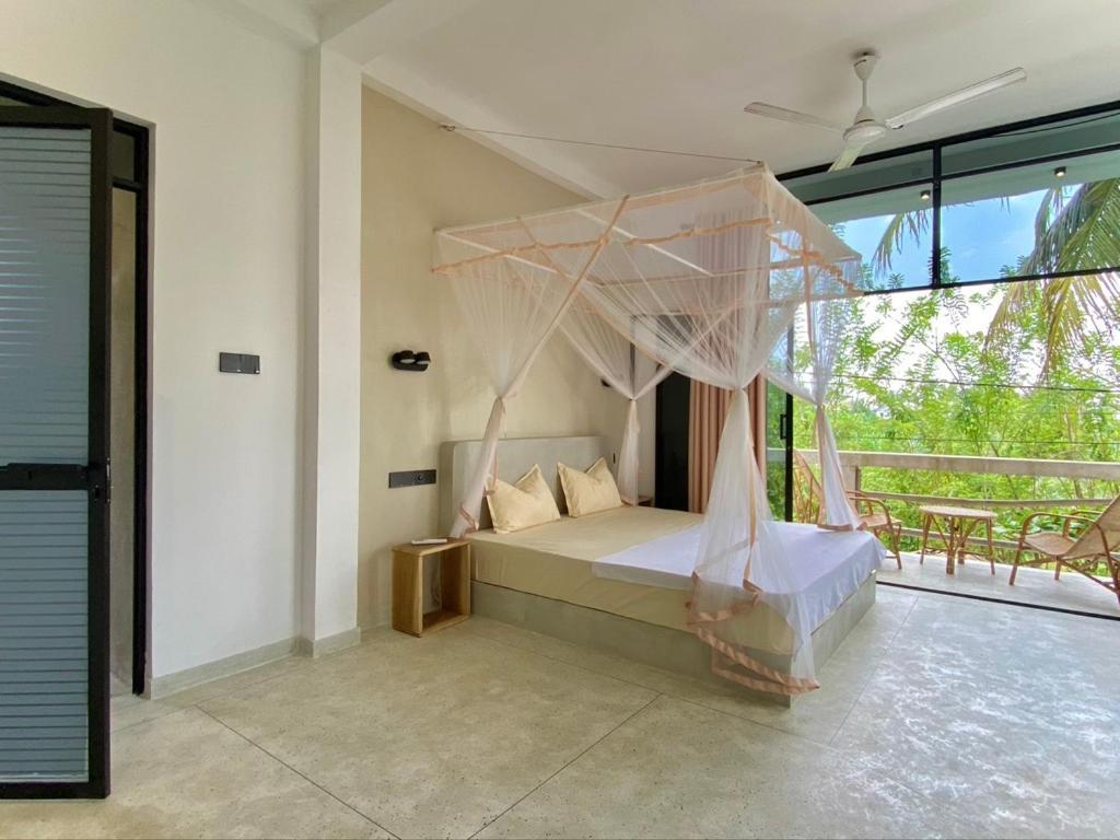 Hotel Lotus Surf House Midigama East Exterior foto